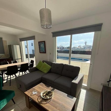 Cosy Apartment In Kato Paphos With Pool Access Eksteriør billede