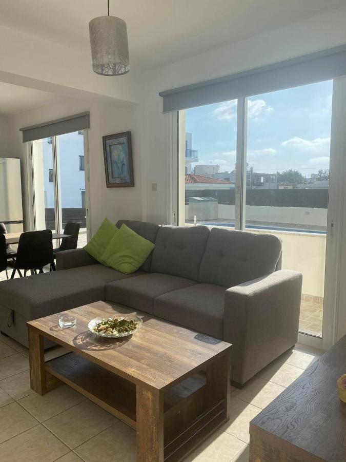 Cosy Apartment In Kato Paphos With Pool Access Eksteriør billede