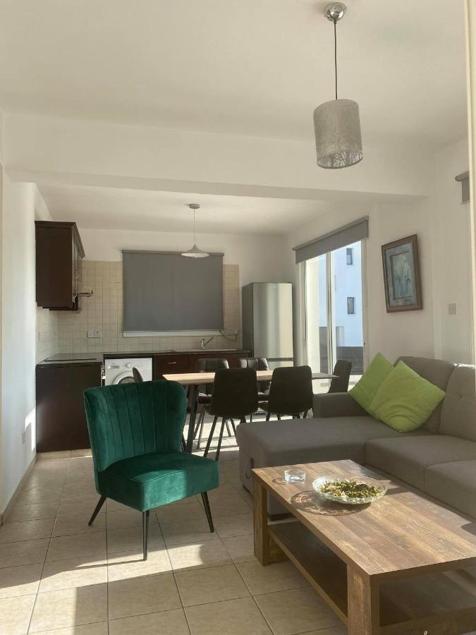 Cosy Apartment In Kato Paphos With Pool Access Eksteriør billede