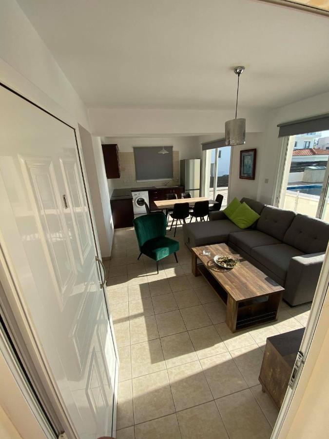 Cosy Apartment In Kato Paphos With Pool Access Eksteriør billede