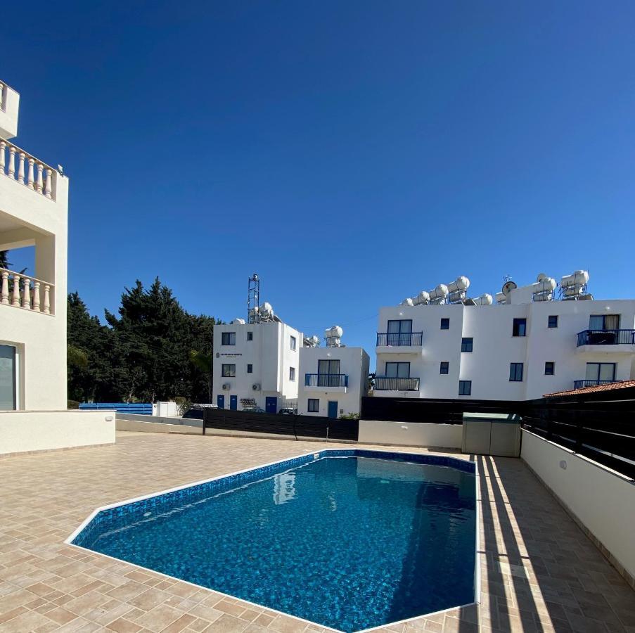 Cosy Apartment In Kato Paphos With Pool Access Eksteriør billede